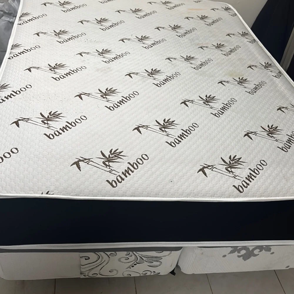 BAMBOO White and Black Mattress Cover with Textured Bamboo Pattern
